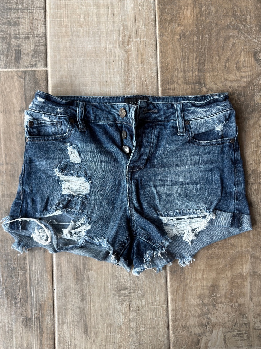 Size 3/26W Celebrity Pink Shorts